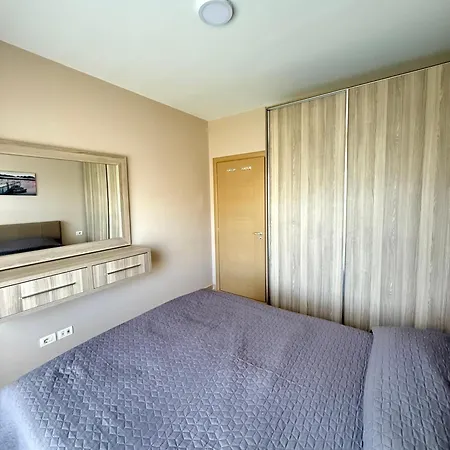 Velipoja Apartment *